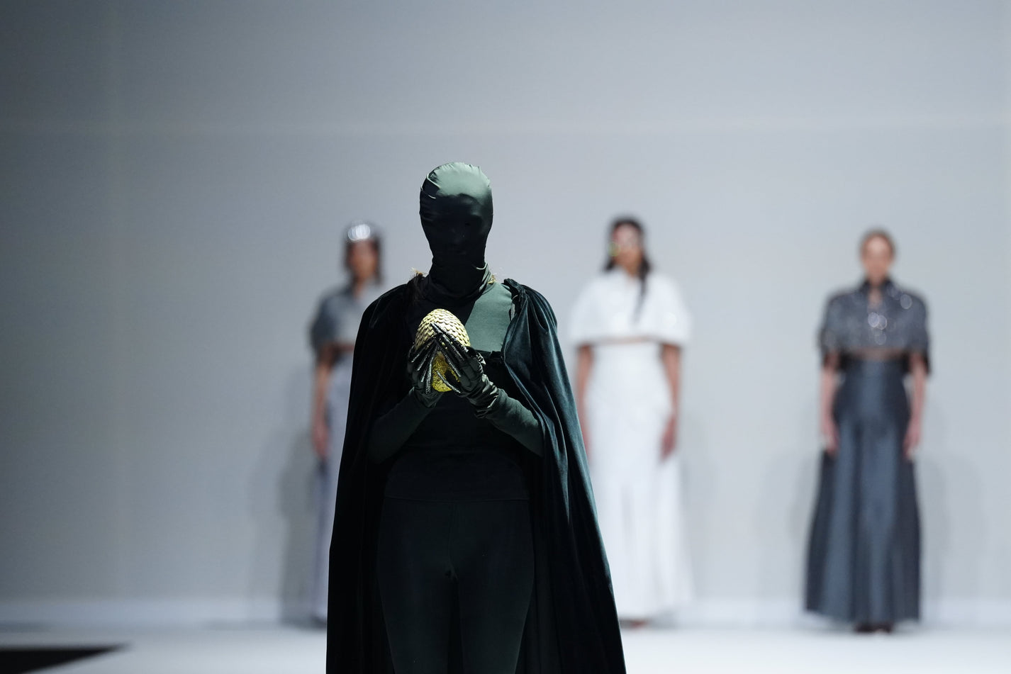 RUNWAY CAPSULE