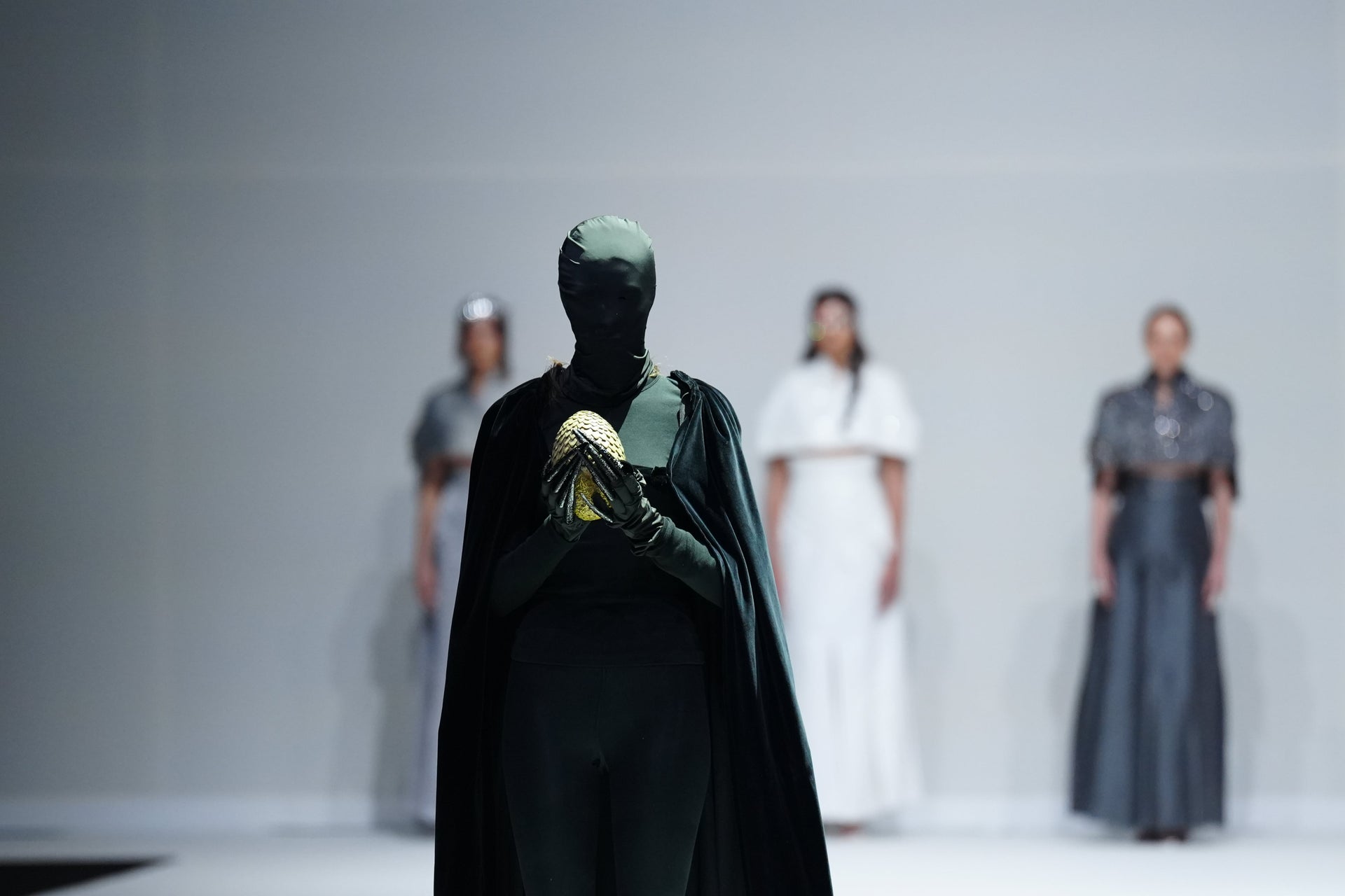 RUNWAY CAPSULE